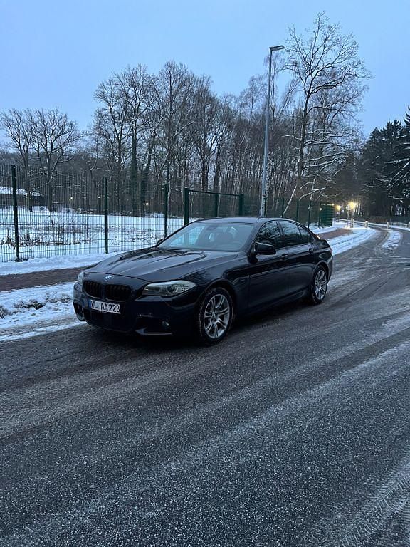 Schwarz Gebraucht 2010 BMW 530 Limousine | 12.800 € (Fairer Preis) - Bild 1/4