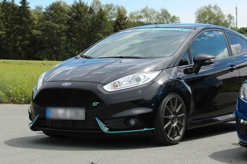 Gebraucht Ford Fiesta ST 209 PS (153 kW) 2015 Schwarz Kleinwagen