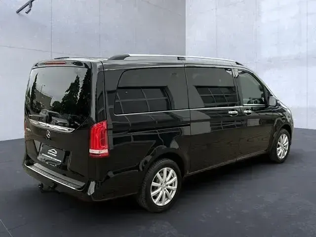 Gebraucht Mercedes V250 Edition 190 PS (139 kW) 2016 Obsidianschwarz metallic Van / Kleinbus