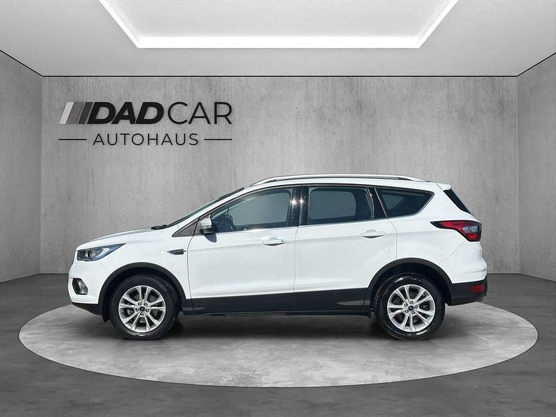 Gebraucht Ford Kuga Titanium 150 PS (110 kW) 2019 Weiß SUV