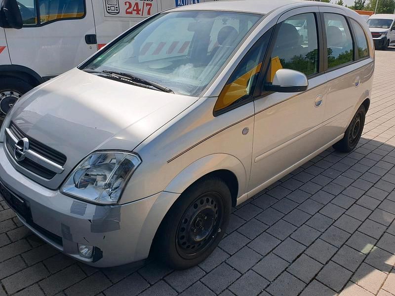 Silber Gebraucht 2004 Opel Meriva Van / Kleinbus | 2.800 € (Teuer) - Bild 1/4