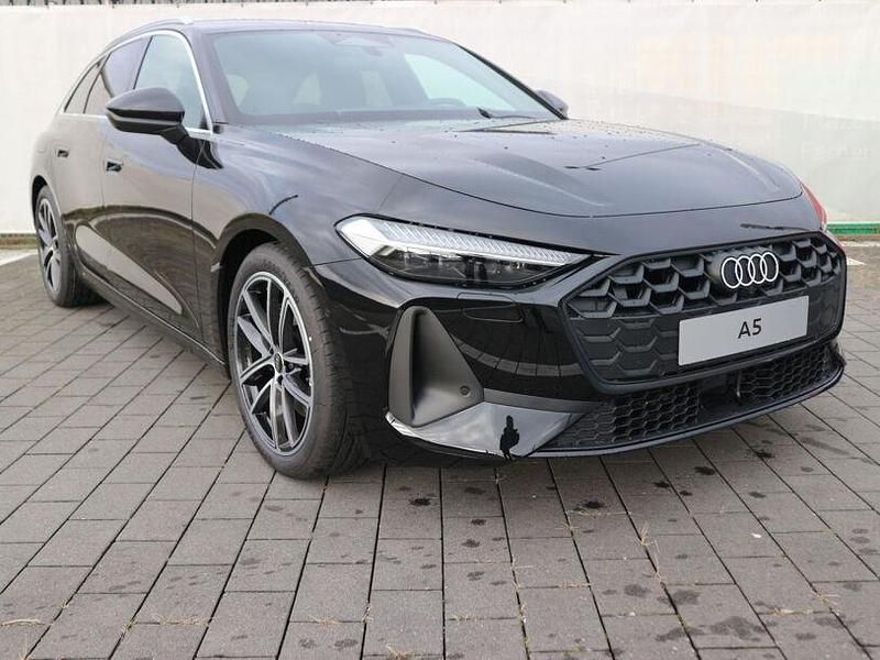Gebraucht Audi A5 Sport 204 PS (150 kW) 2025 Mythosschwarz metallic Coupé