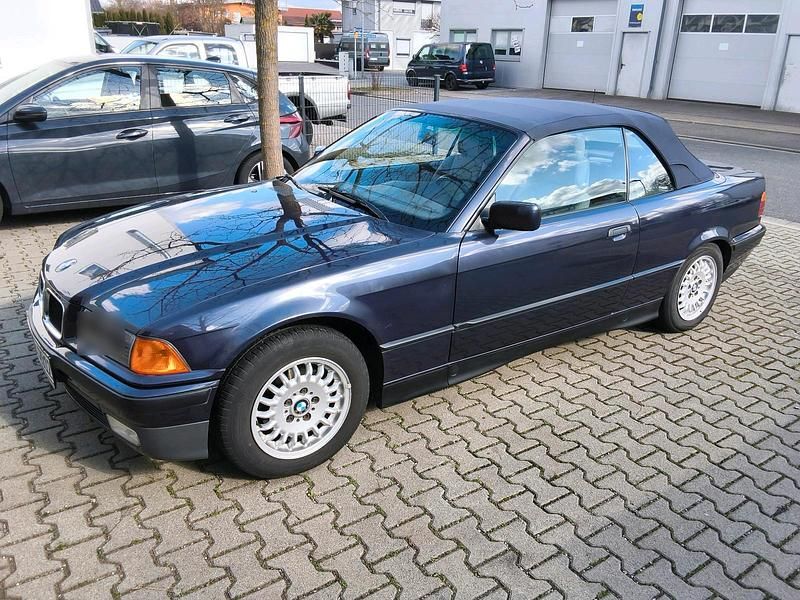 Gebraucht BMW 325 Cabriolet 194 PS (142 kW) 1993 Blau Cabrio