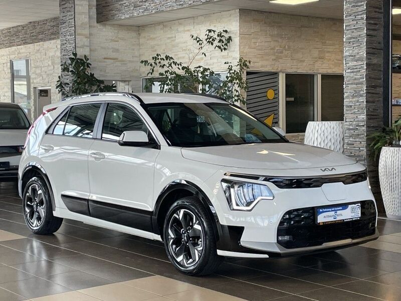 Weiß Gebraucht 2022 Kia e-Niro Vision SUV | 25.800 € (Fairer Preis) - Bild 1/4
