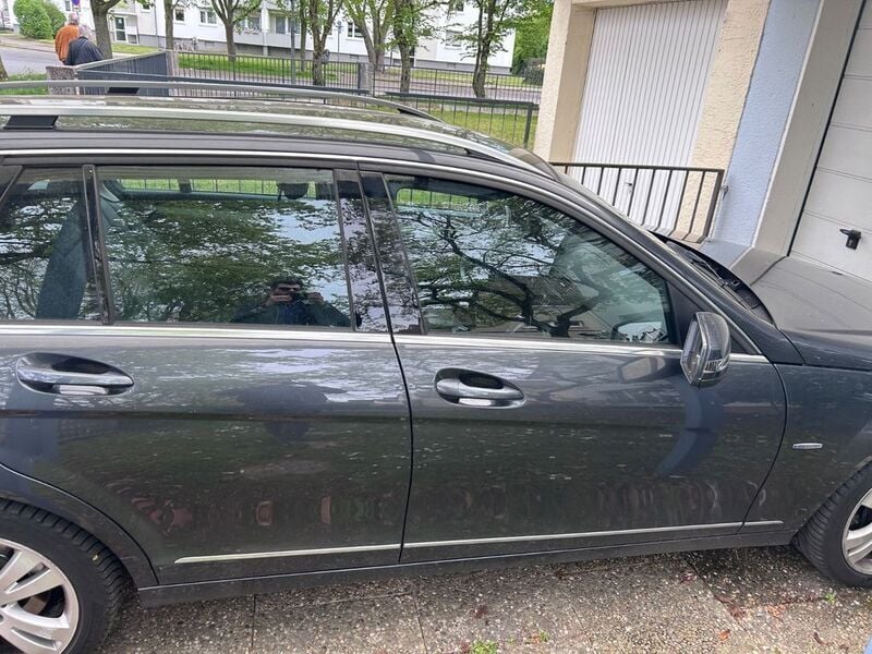 Grau Gebraucht 2010 Mercedes C250 Kombi | 6.600 € (Guter Preis) - Bild 1/4