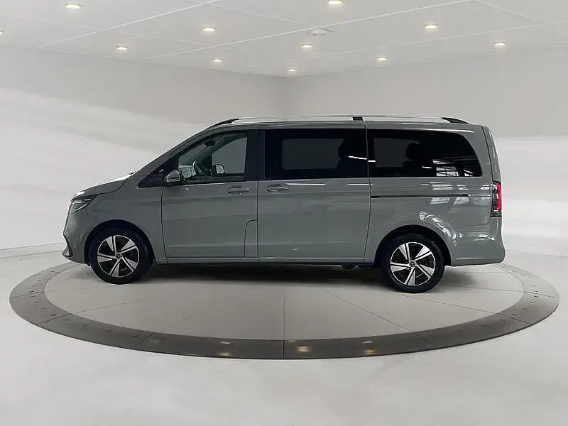 Gebraucht Mercedes V250 Style 190 PS (139 kW) 2025 Alpingrau Van / Kleinbus