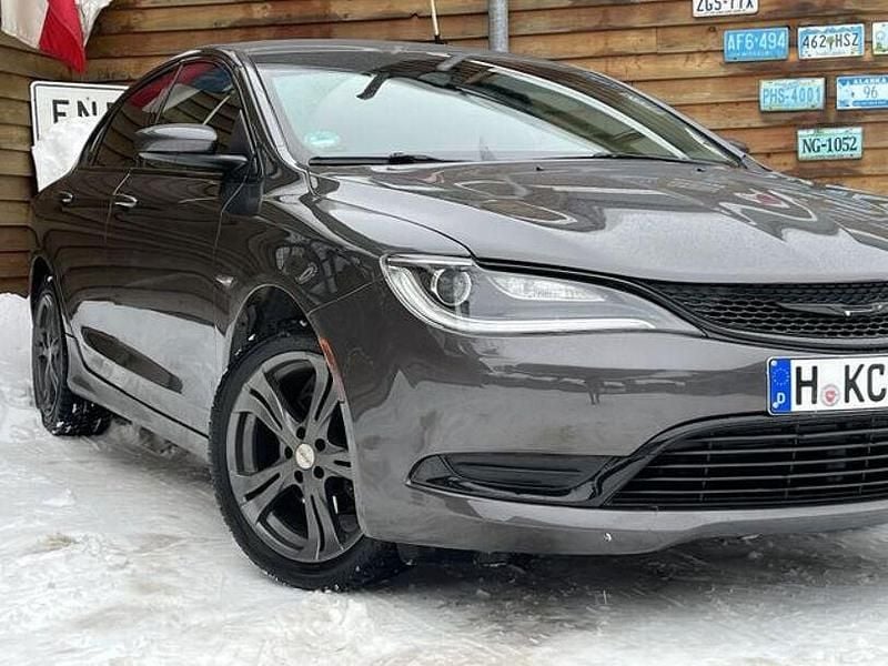Gebraucht Chrysler 200 184 PS (135 kW) 2014 Grau Limousine