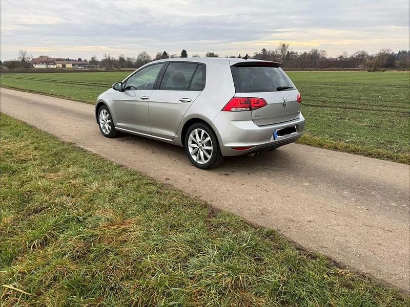 Gebraucht VW Golf VII Highline 150 PS (110 kW) 2014 Silber Limousine