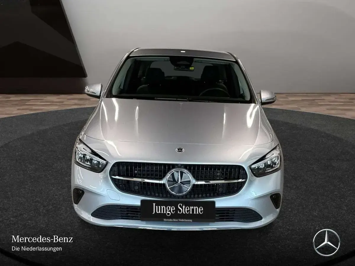 Gebraucht Mercedes B200 Progressive 163 PS (119 kW) 2025 Silber Kleinwagen