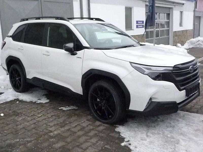 Neu Subaru Forester Exclusive+ 136 PS (100 kW) 2025 Crystal white pearl SUV