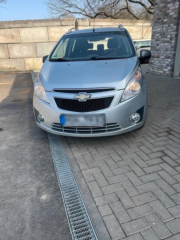 Gebraucht Chevrolet Spark 65 PS (47 kW) 2011 Silber Kleinwagen