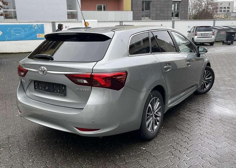Gebraucht Toyota Avensis Edition-S 143 PS (105 kW) 2016 Grau Kombi