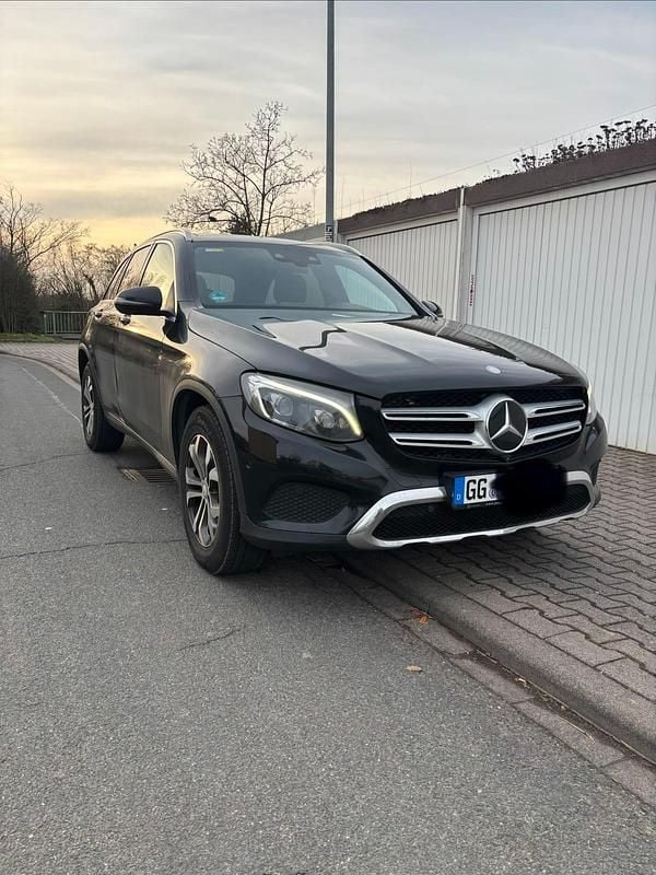 Schwarz Gebraucht 2016 Mercedes GLC250 SUV | 16.500 € (Guter Preis) - Bild 1/4
