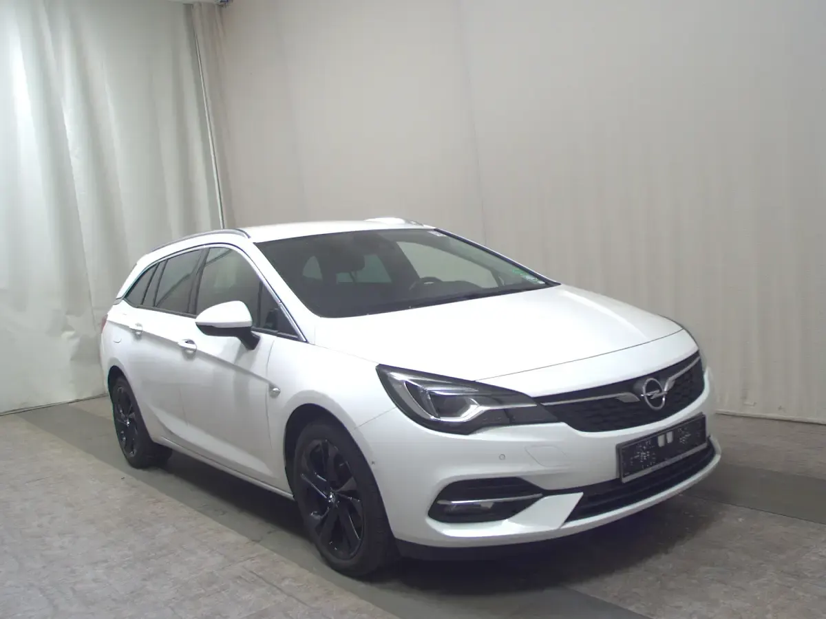 Usado Opel Astra Elegance 122 HP (89 kW) 2020 Branco Carrinha