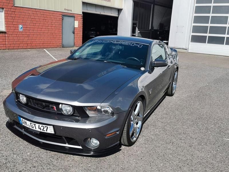 Grau Gebraucht 2010 Ford Mustang Coupé | 21.900 € (Etwas zu teuer) - Bild 1/4