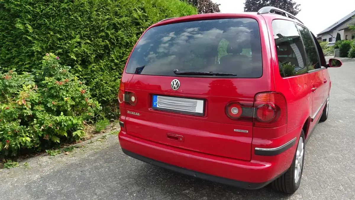 Gebraucht VW Sharan United 140 PS (102 kW) 2010 Rot Van / Kleinbus