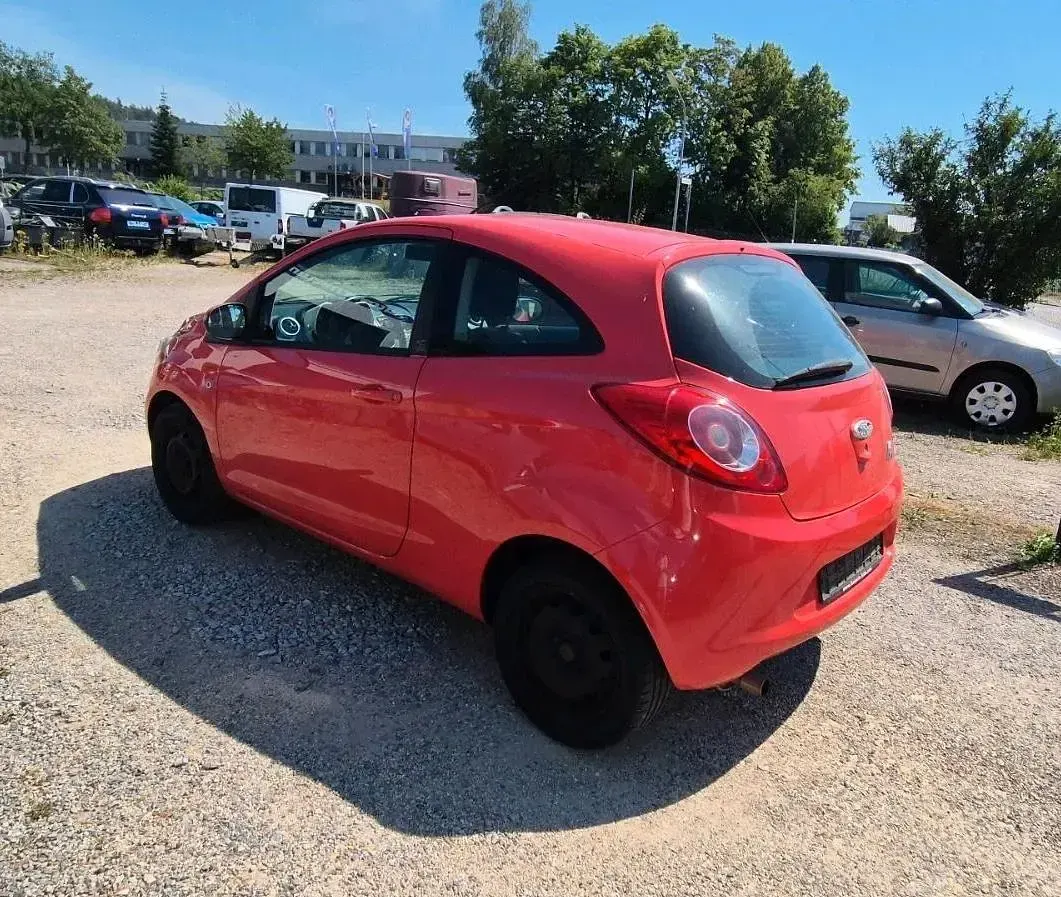 Gebraucht Ford Ka Plus 69 PS (50 kW) 2009 Rot Kleinwagen