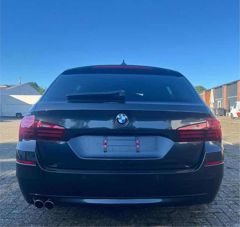 Gebraucht BMW 520 M Sport 190 PS (139 kW) 2015 Grau Limousine