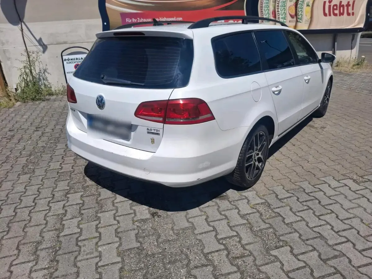 Gebraucht VW Passat 140 PS (102 kW) 2011 Weiß Kombi