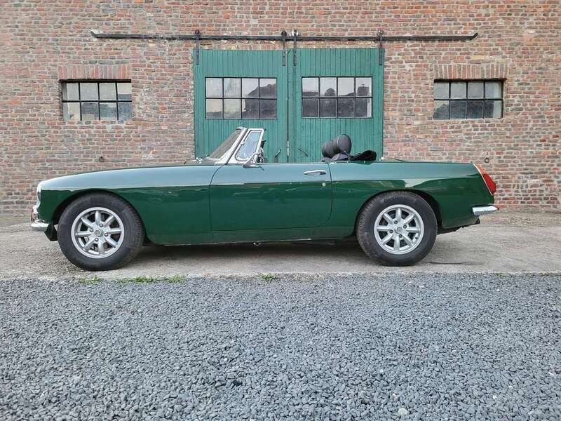Grün Gebraucht 1971 MG B Cabrio | 33.500 € - Bild 1/4