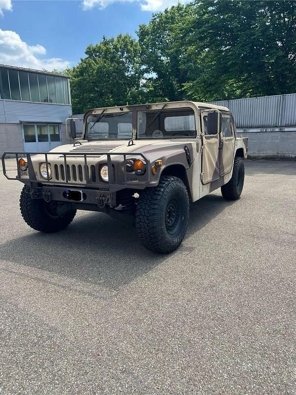 Beige Gebraucht 1986 Hummer H1 SUV | 39.250 € - Bild 1/4