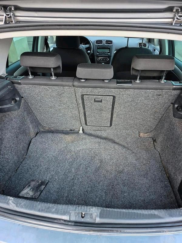 Second-hand VW Golf VI 105 CP (77 kW) 2011 Gri Hatchback