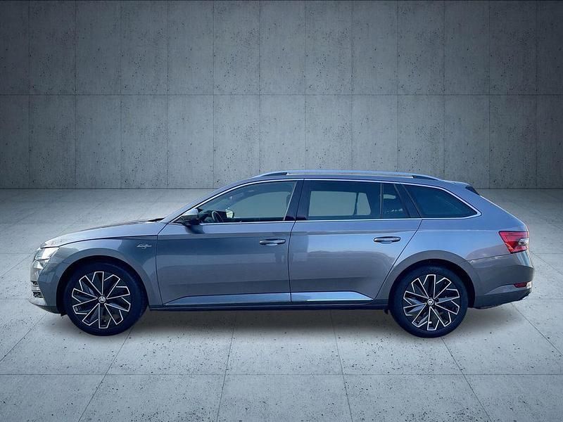 Gebraucht Skoda Superb LAURIN & KLEMENT 280 PS (205 kW) 2022 Graphitegrau metallic Kombi