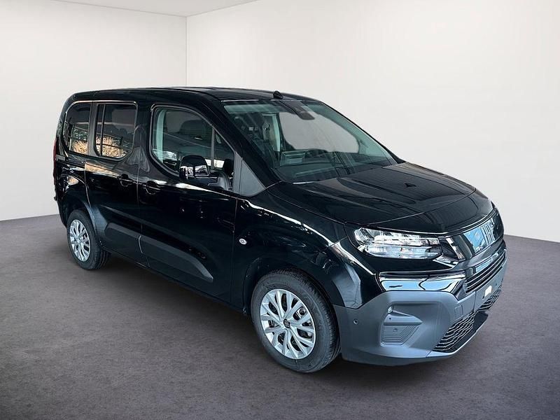 Neu Fiat Doblò 102 PS (75 kW) 2025 Schwarz Van / Kleinbus