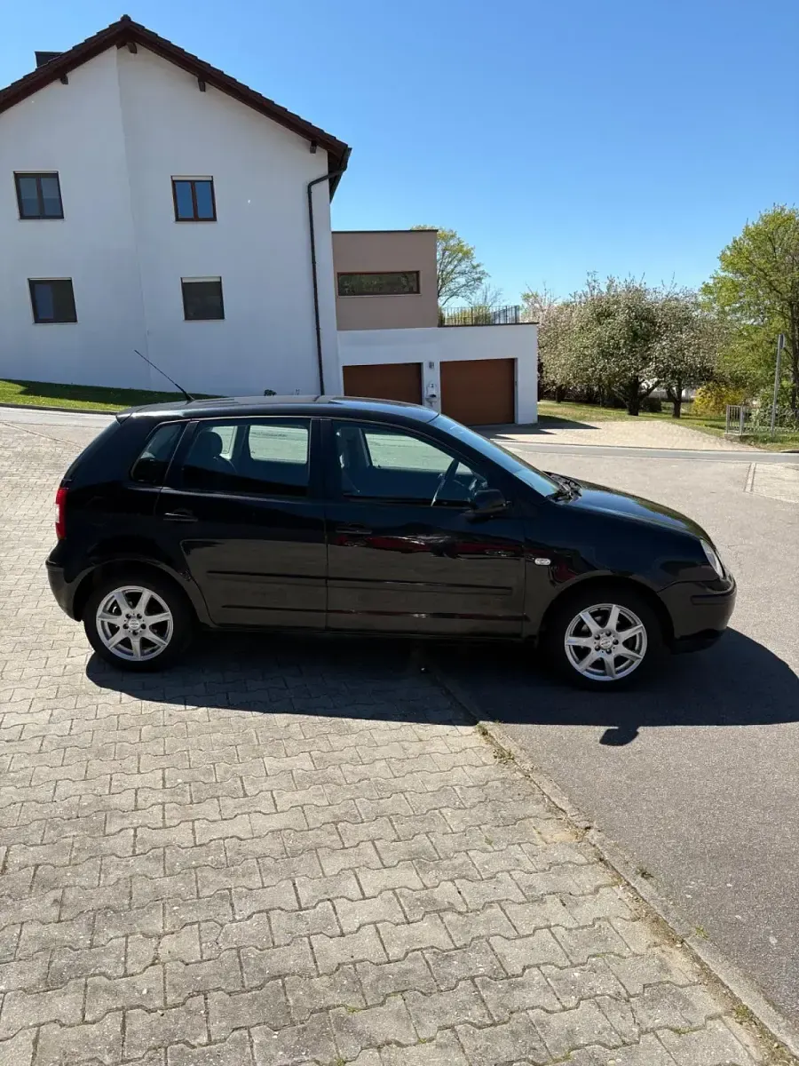 Gebraucht VW Polo 75 PS (55 kW) 2004 Schwarz Kleinwagen