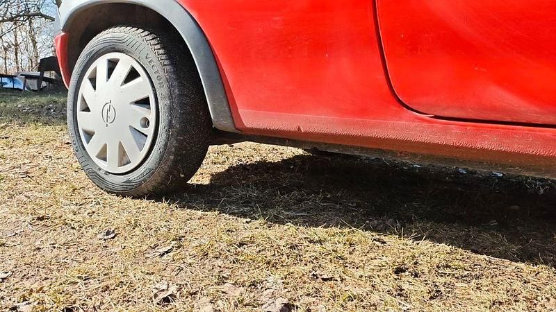 Gebraucht Opel Corsa 65 PS (47 kW) 1999 Rot Kleinwagen