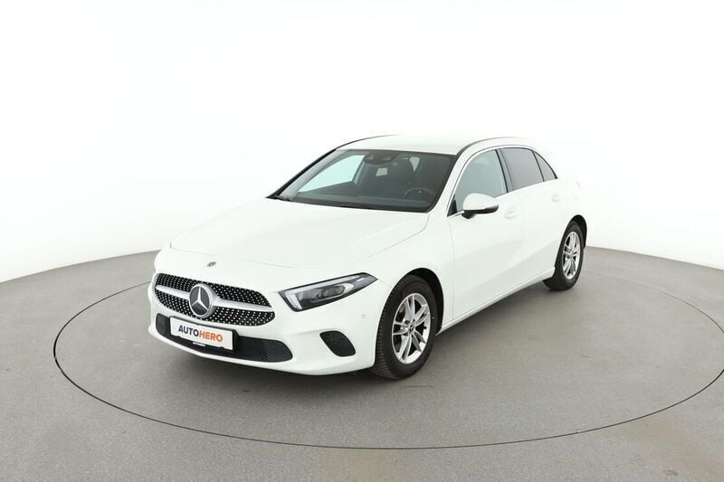 Weiß Gebraucht 2018 Mercedes A200 Limousine | 22.090 € (Fairer Preis) - Bild 1/4