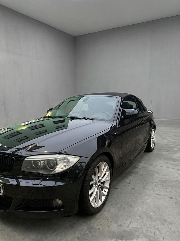 Gebraucht BMW 118 Cabriolet M Sport 143 PS (105 kW) 2012 Schwarz Cabrio