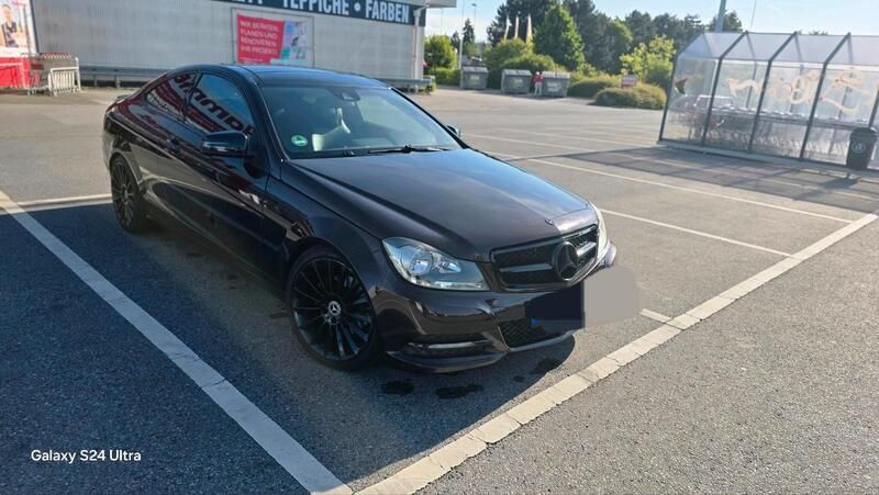 Braun Gebraucht 2011 Mercedes C250 Coupé | 8.000 € (Superpreis) - Bild 1/4