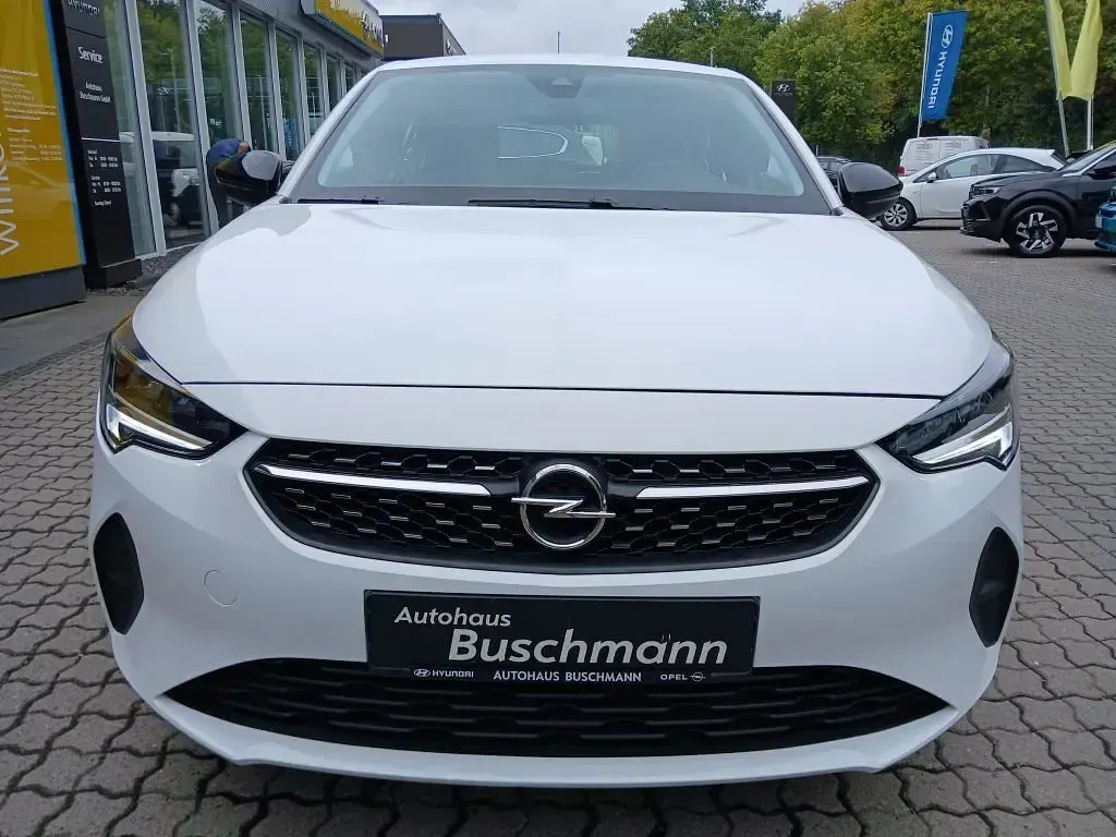 Używany Opel Corsa-e Elegance 100 kW (136 KM) 2022 Biały Hatchback