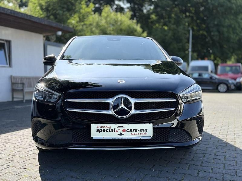Gebraucht Mercedes B200 150 PS (110 kW) 2022 Schwarz Van / Kleinbus