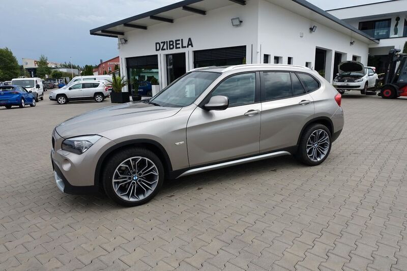 Gold Gebraucht 2011 BMW X1 xLine SUV | 10.400 € (Superpreis) - Bild 1/4