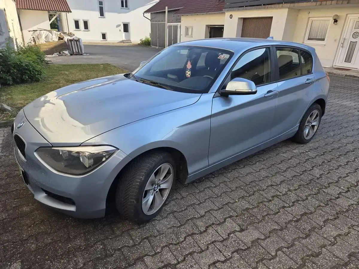 Gebraucht BMW 114 Sport Line 102 PS (75 kW) 2014 Blau Kleinwagen