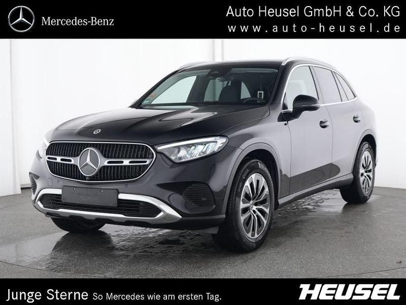 Schwarz Gebraucht 2024 Mercedes GLC200 Avantgarde SUV | 46.590 € (Superpreis) - Bild 1/4