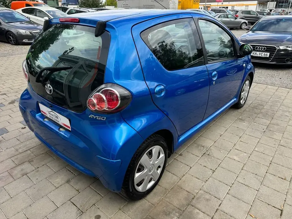 Gebraucht Toyota Aygo Cool 68 PS (50 kW) 2012 Blau Kleinwagen