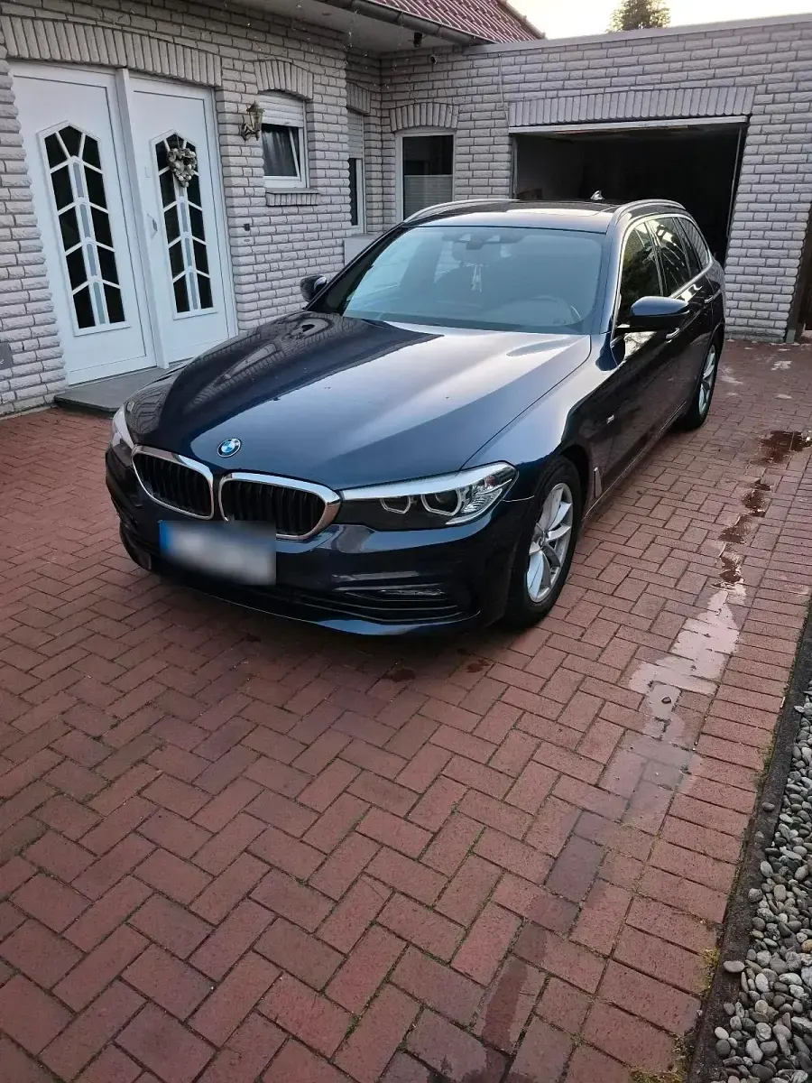 Gebraucht BMW 520 190 PS (139 kW) 2018 Blau Kombi