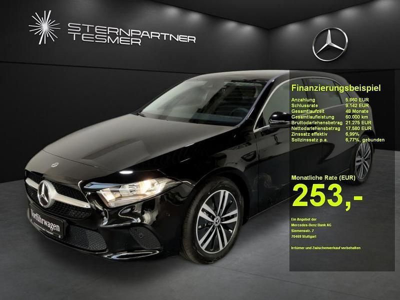 Schwarz Gebraucht 2022 Mercedes A180 Progressive Limousine | 23.440 € (Superpreis) - Bild 1/3
