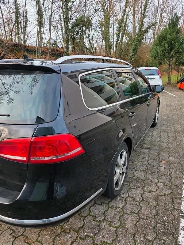 Gebraucht VW Passat 140 PS (102 kW) 2012 Schwarz Kombi