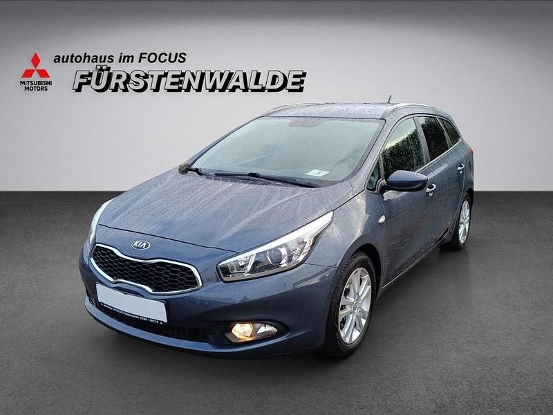 Blau Gebraucht 2013 Kia Ceed Sportswagon Kombi | 8.445 € (Fairer Preis) - Bild 1/4