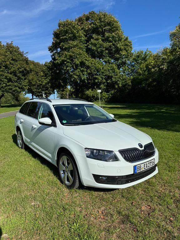 Weiß Gebraucht 2015 Skoda Octavia Style Kombi | 10.500 € (Guter Preis) - Bild 1/4