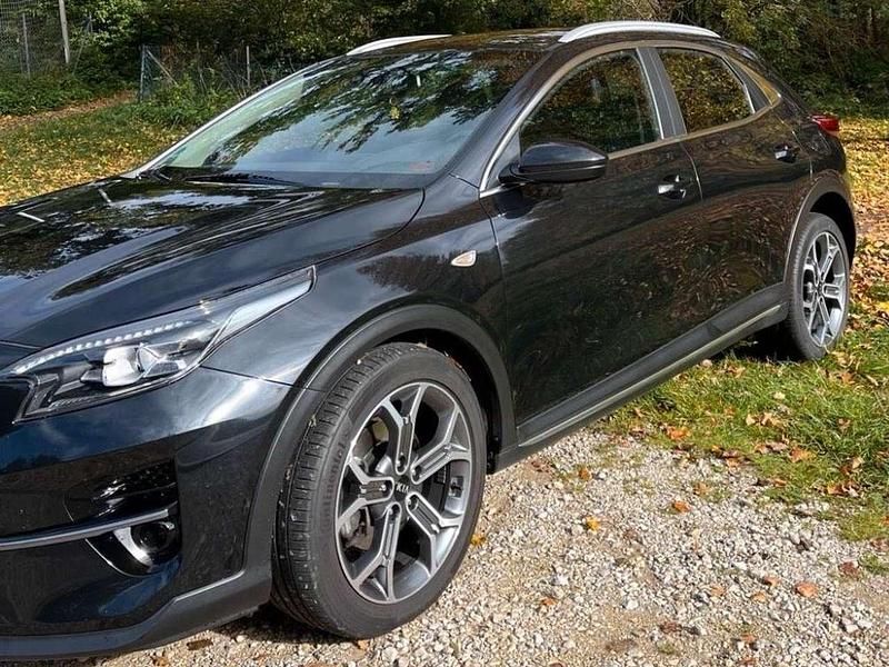 Schwarz Gebraucht 2020 Kia XCeed SUV | 16.950 € (Guter Preis) - Bild 1/3