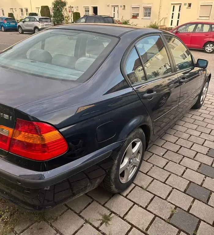 Gebraucht BMW 318 143 PS (105 kW) 2004 Blau Limousine