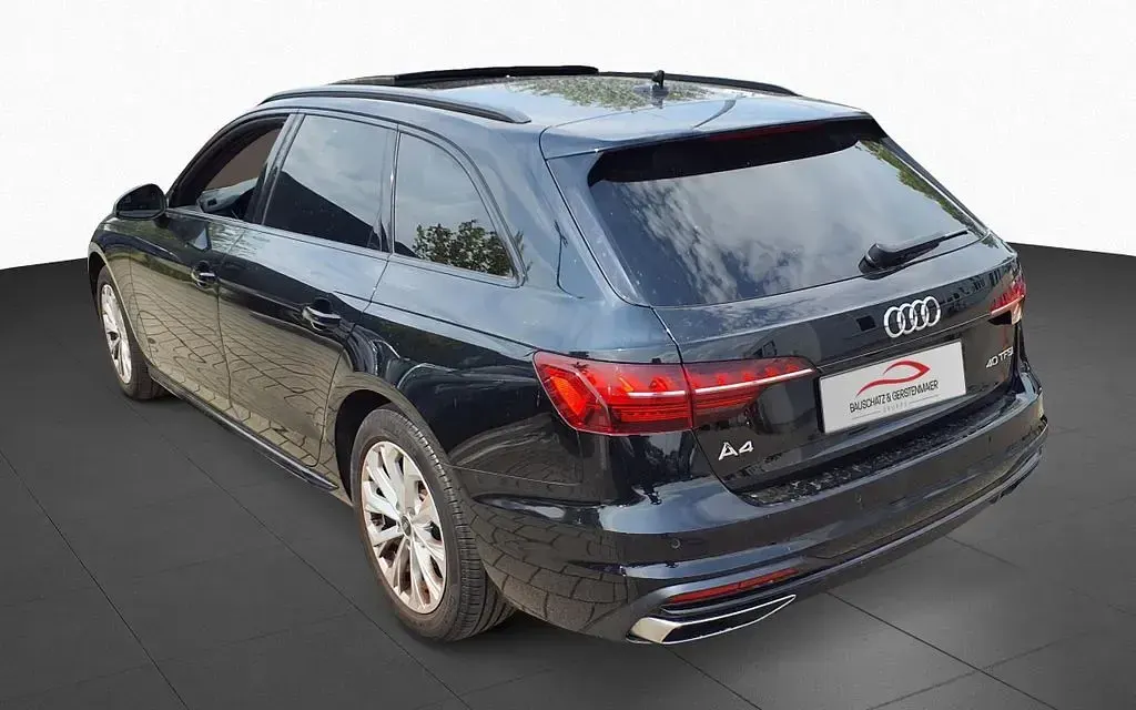 Gebraucht Audi A4 Advanced 204 PS (150 kW) 2022 Schwarz Kombi