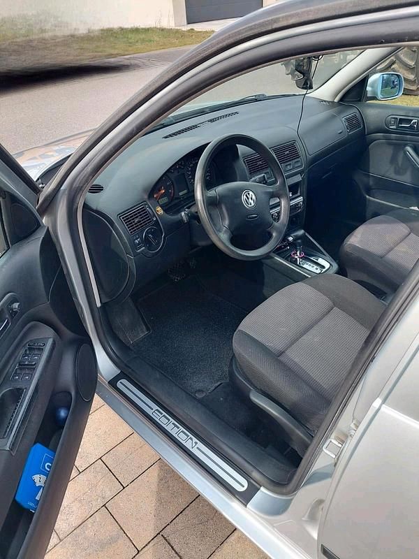 Gebraucht VW Golf IV 2001 Silber Kleinwagen