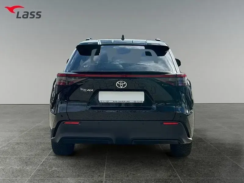 Gebraucht Toyota bZ4X Basis 150 kW (204 PS) 2023 Onyxschwarz SUV