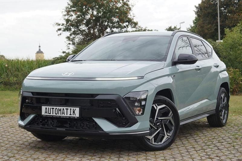Grün Neu 2025 Hyundai Kona N Line SUV | 29.900 € (Etwas zu teuer) - Bild 1/4
